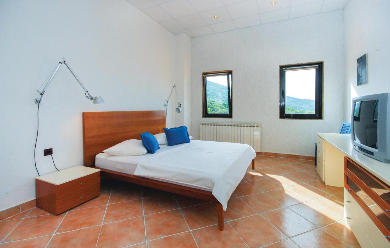 Hotel Zlatni Lav Martinscica  Ngoại thất bức ảnh