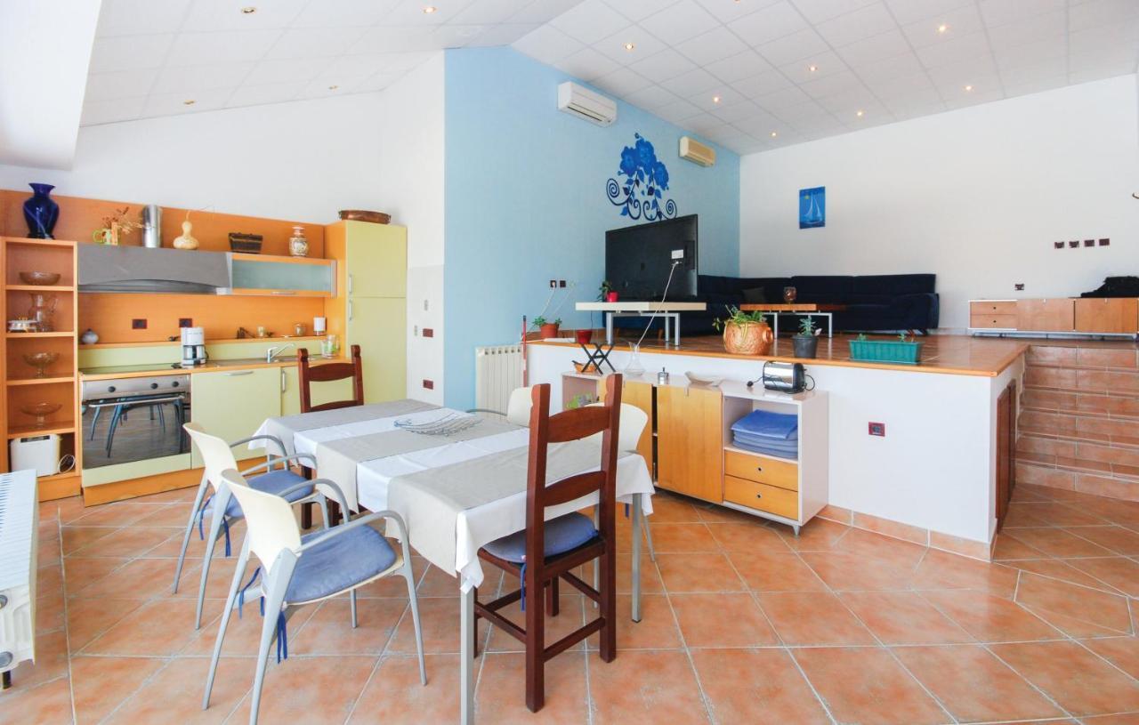 Hotel Zlatni Lav Martinscica  Ngoại thất bức ảnh