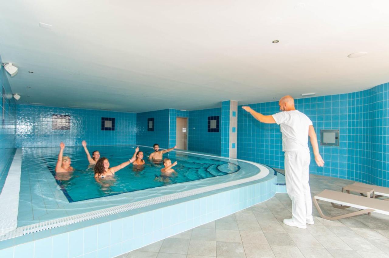 Hotel Zlatni Lav Martinscica  Ngoại thất bức ảnh