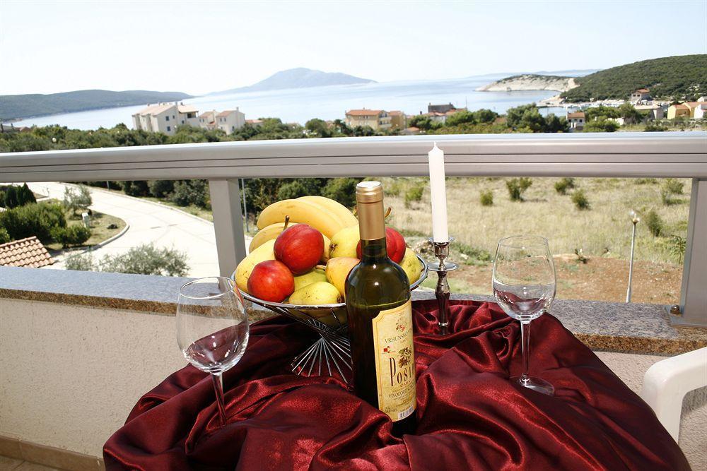 Hotel Zlatni Lav Martinscica  Ngoại thất bức ảnh