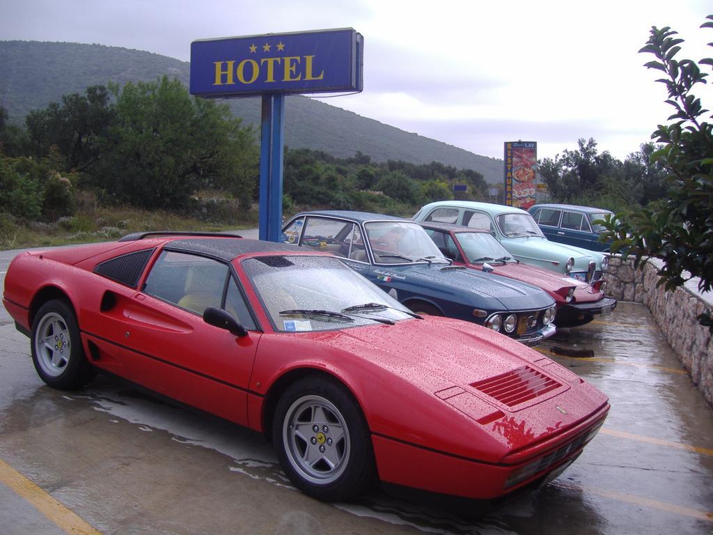 Hotel Zlatni Lav Martinscica  Ngoại thất bức ảnh