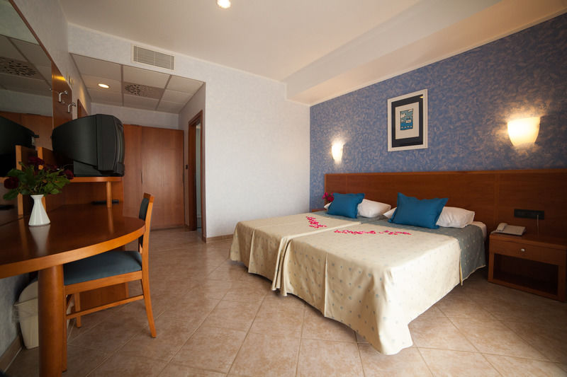 Hotel Zlatni Lav Martinscica  Ngoại thất bức ảnh
