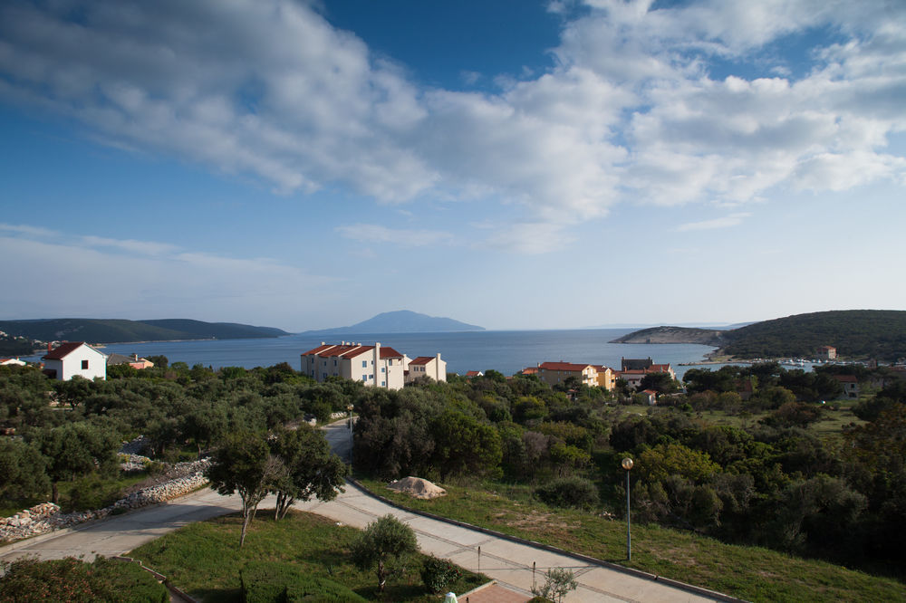 Hotel Zlatni Lav Martinscica  Ngoại thất bức ảnh