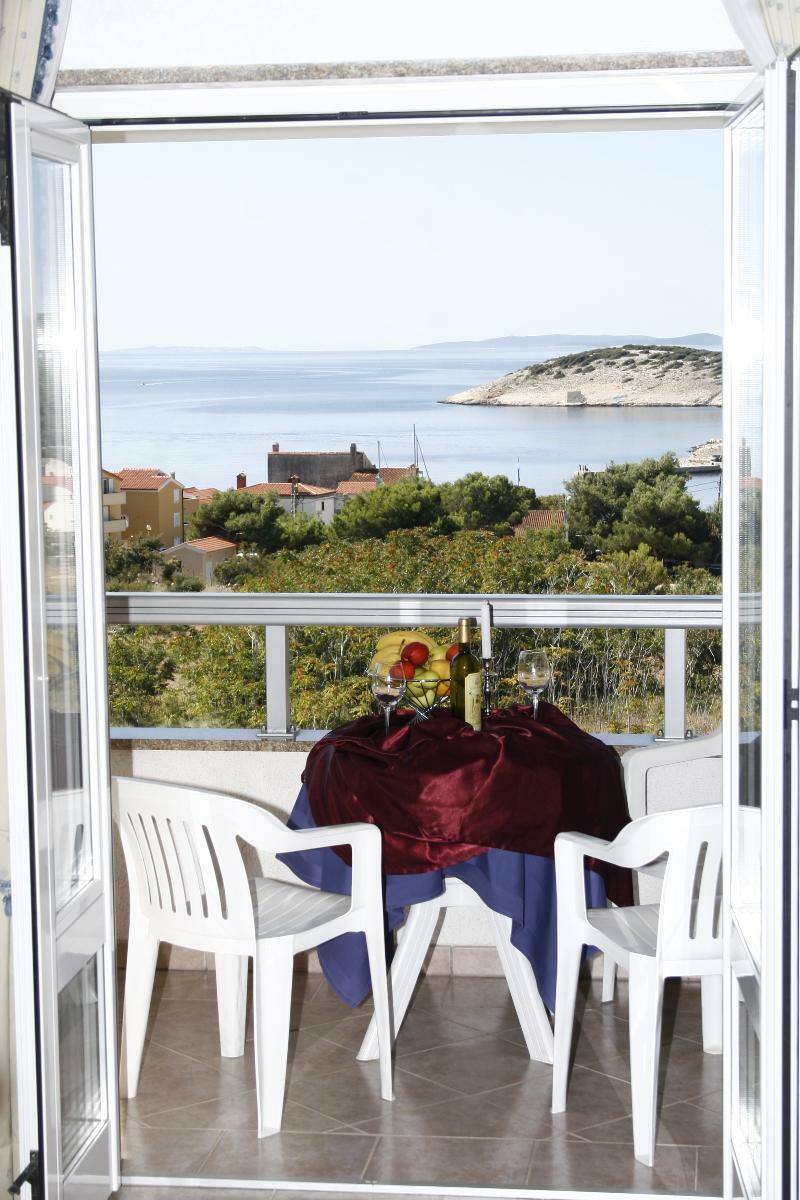 Hotel Zlatni Lav Martinscica  Ngoại thất bức ảnh